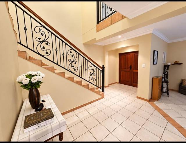 6 BEDROOM PROPERTY TO RENT IN MORELETAPARK